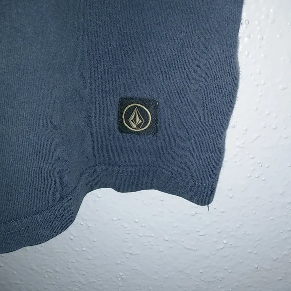 Volcom L Authentic Since 1991 Shirt - Picture 3 of 6